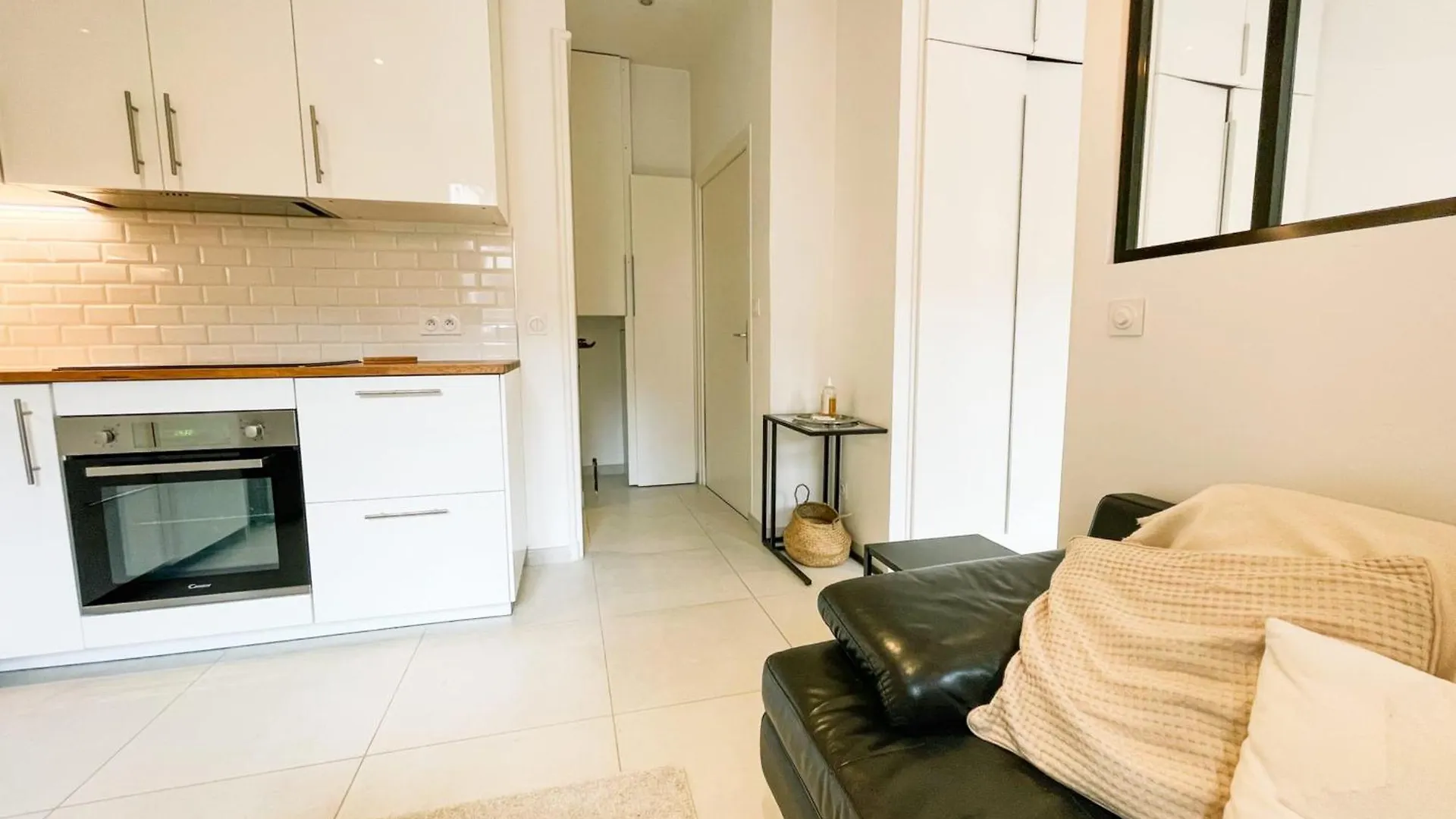 #By Le Grenette Pedestrianised Streets Air-Conditioned Apartment Grenoble France